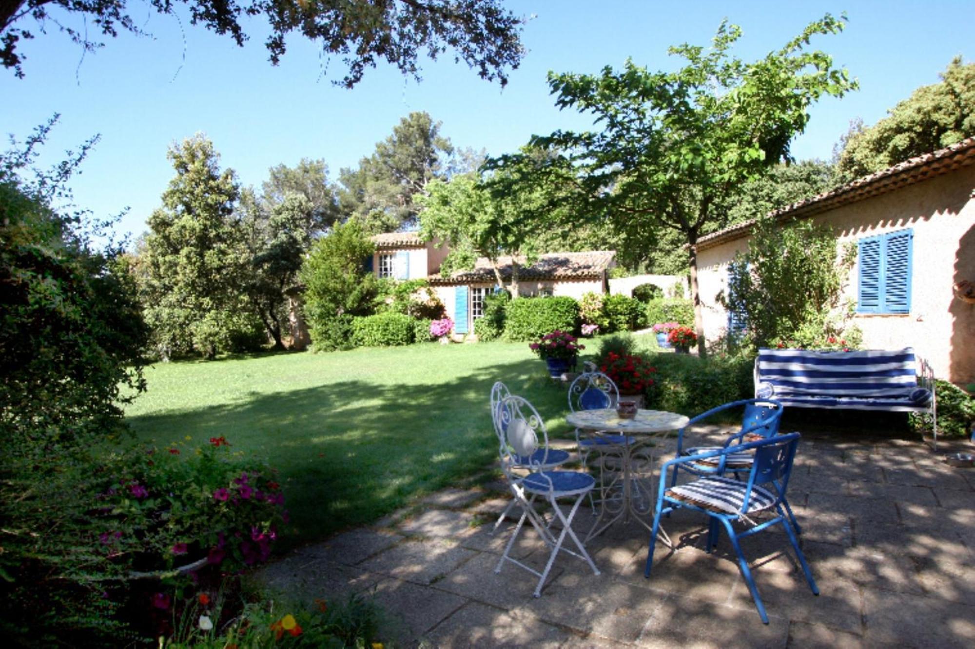 La Ferme Bed & Breakfast Saint-Marc-Jaumegarde Екстериор снимка