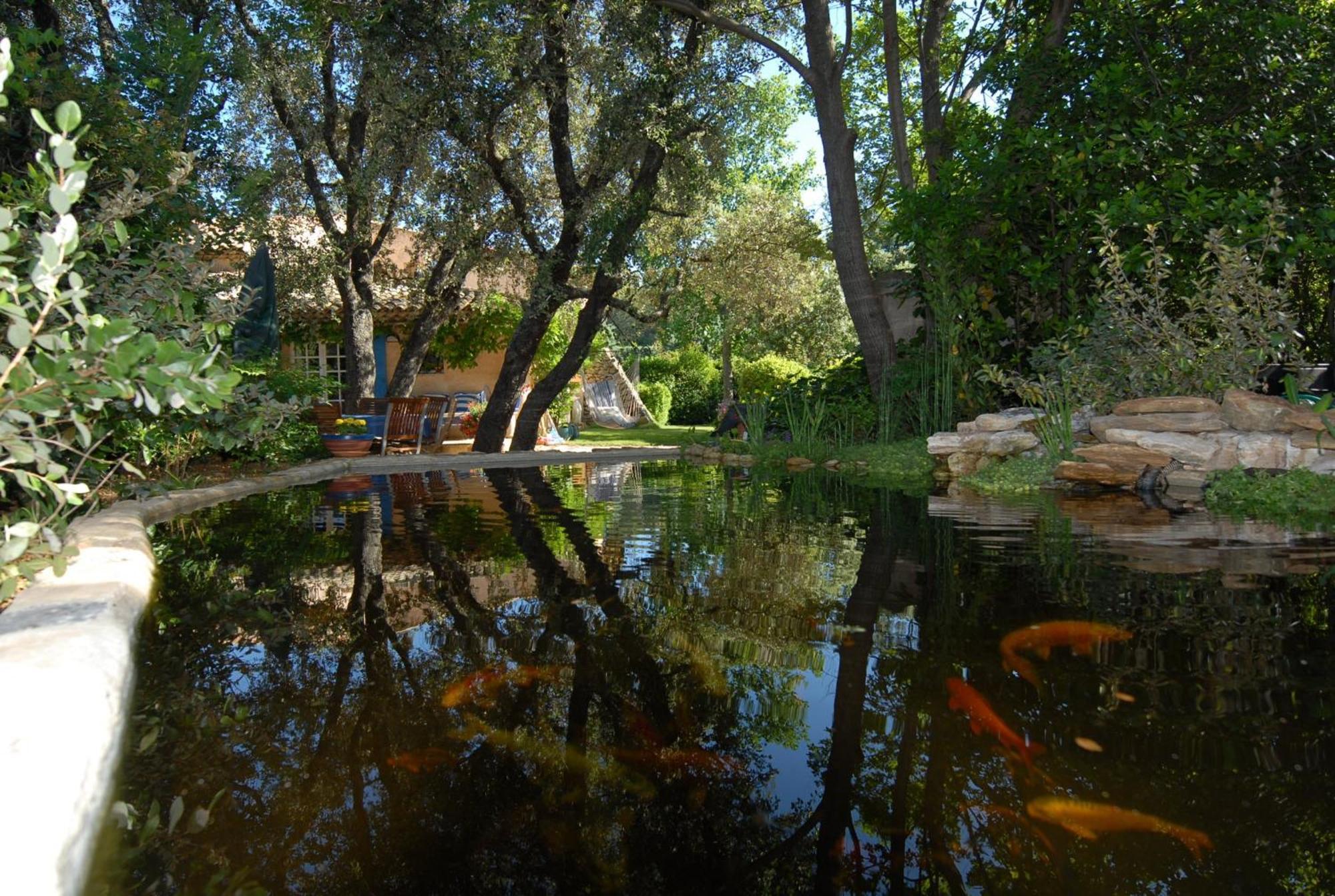 La Ferme Bed & Breakfast Saint-Marc-Jaumegarde Екстериор снимка