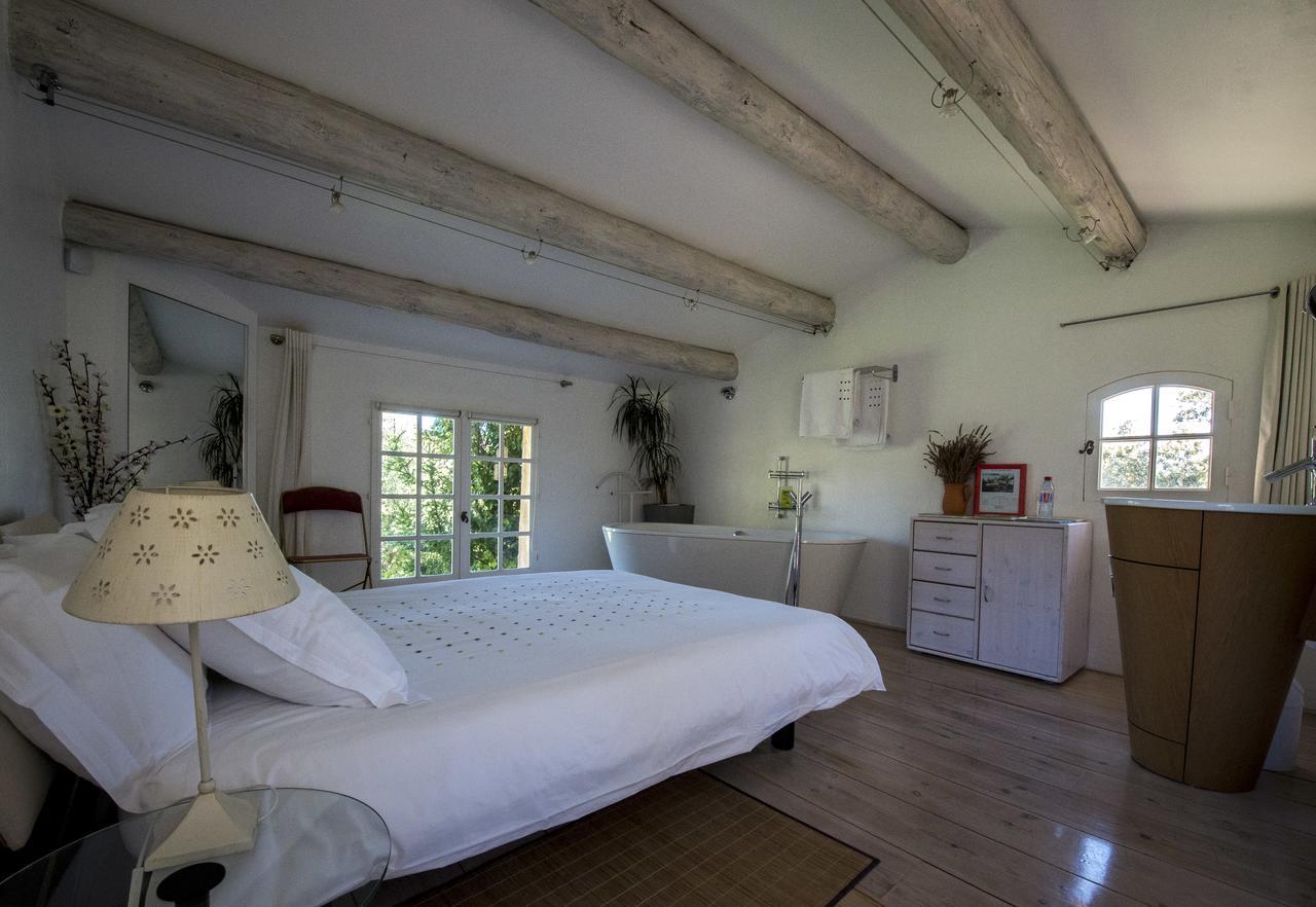 La Ferme Bed & Breakfast Saint-Marc-Jaumegarde Екстериор снимка