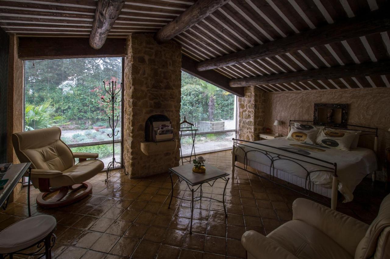La Ferme Bed & Breakfast Saint-Marc-Jaumegarde Екстериор снимка